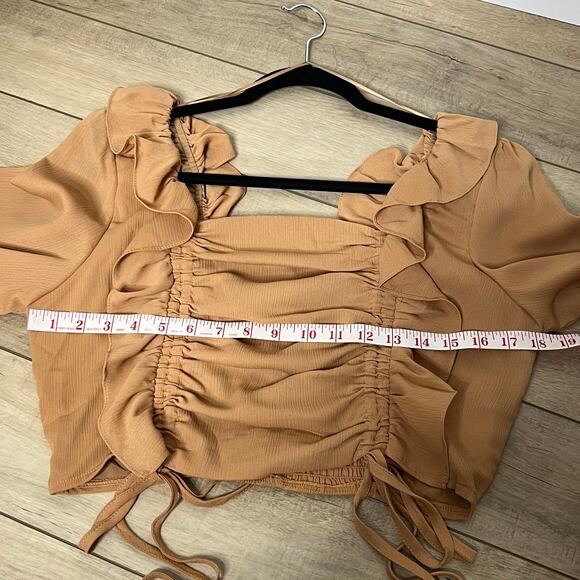Le Lis Long Sleeve Ruffle Crop Top Tan Size Large - Picture 7 of 9